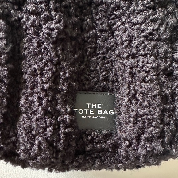 Marc Jacobs The Teddy Crossbody Tote Bag Black (mini) - Picture 5 of 11